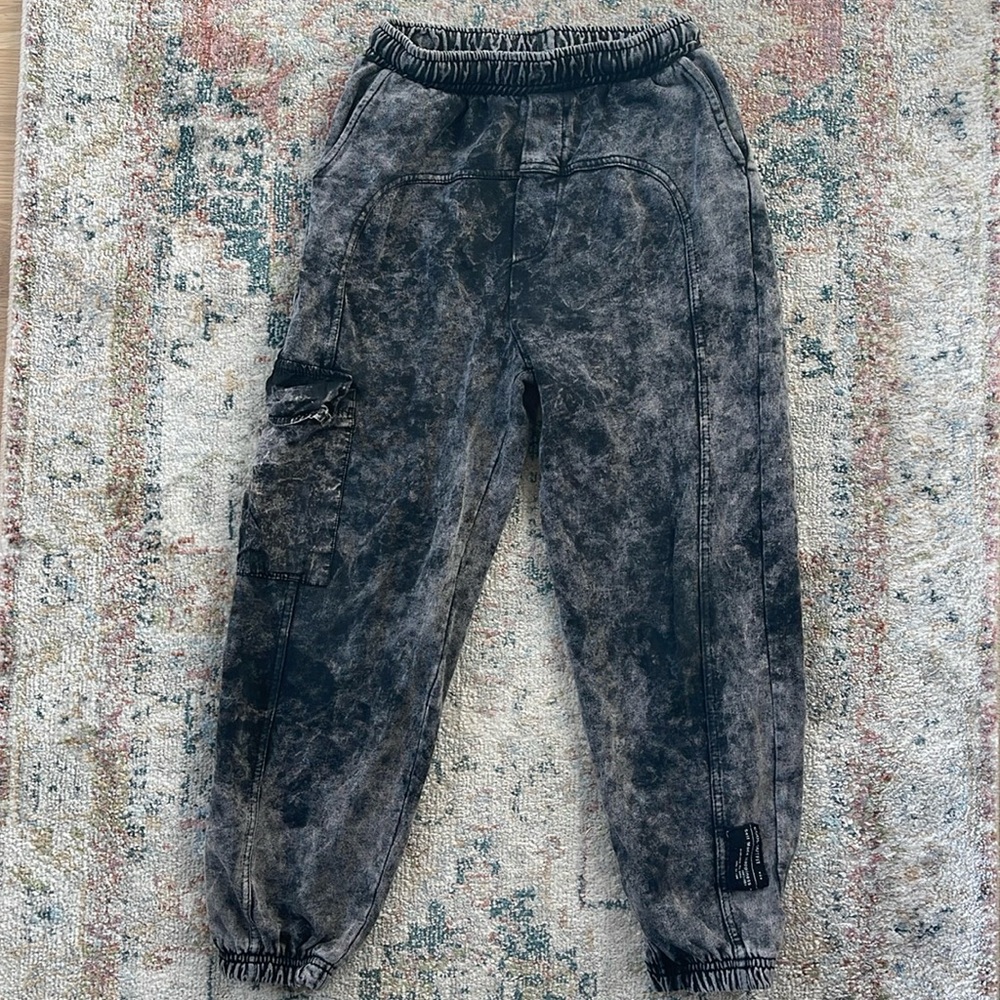 boys Zara size 9 stone washed color sweats